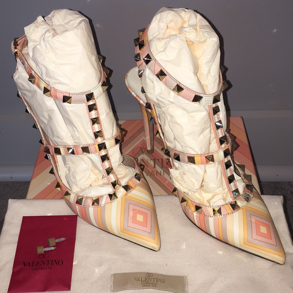 Stunning Valentino 3” heels